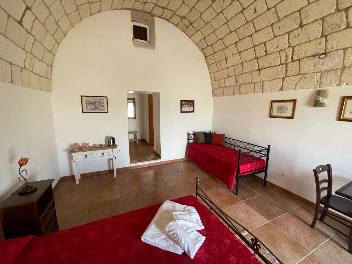 Agriturismo Masseria Saittole Carpignano Salentino Bagian luar foto