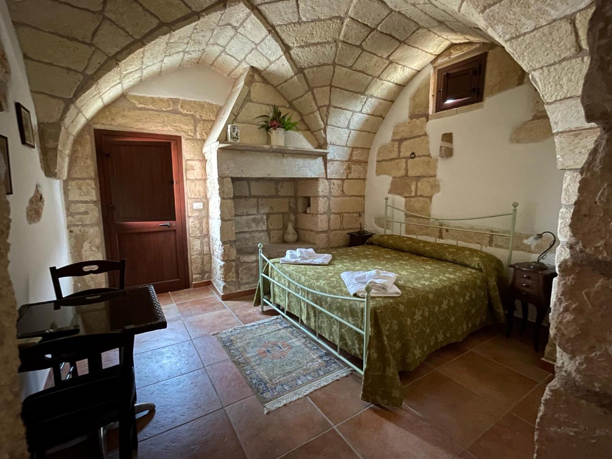 Agriturismo Masseria Saittole Carpignano Salentino Bagian luar foto